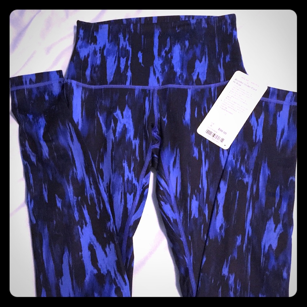 NWT sleek blue/black Lulu leggings